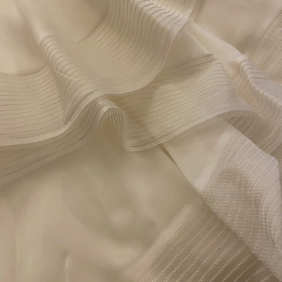 Isabelle Armstrong Kleinfields designer silk wedding dress - Picture 14 of 16